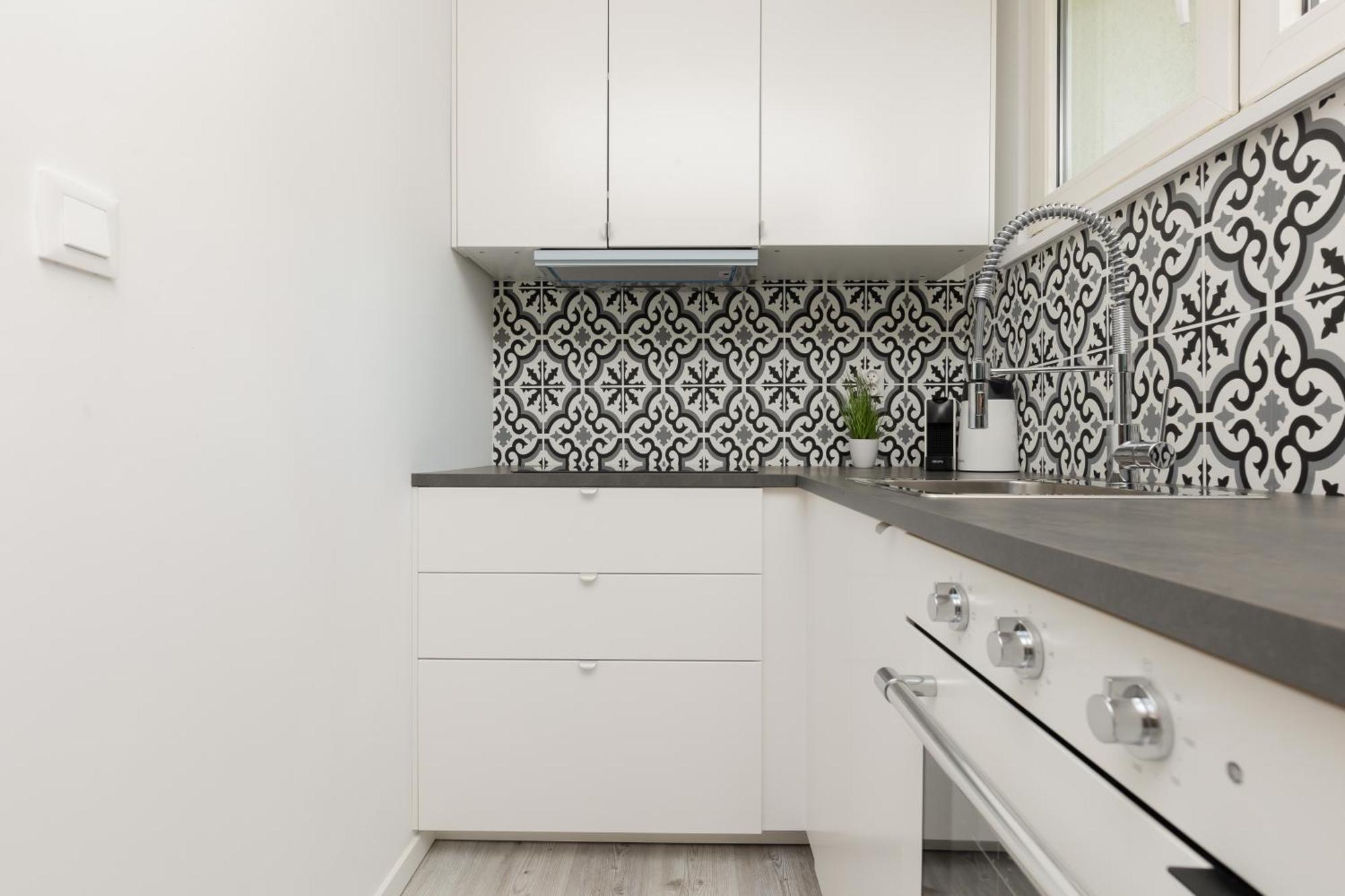 Apartment Elekcyjna With Balcony By Renters Warsaw